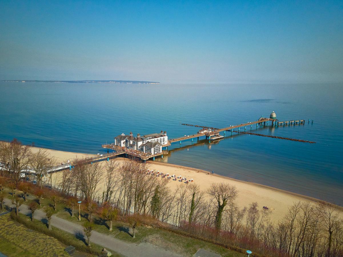 Seeschloss Sellin Buitenkant foto